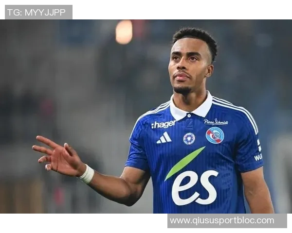 巴黎防线崩溃杜埃失误助攻莫雷拉轻松破门斯特拉斯堡逆转成功 巴黎防线崩溃杜埃失误助攻莫雷拉轻松破门斯特拉斯堡逆转成功