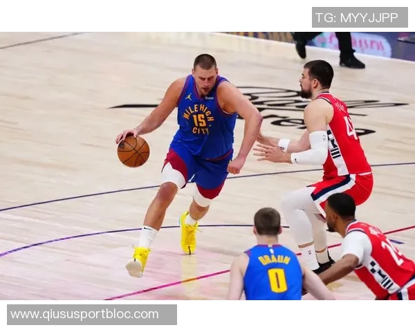 约基奇开季三连三双表现惊艳25分19板10助助球队强势开局 约基奇开季三连三双表现惊艳25分19板10助助球队强势开局