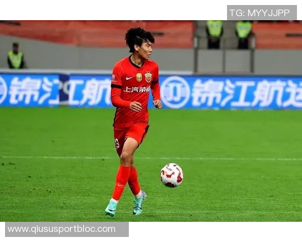 李新翔谈中超首年夺冠难度与对偶像武磊的崇敬之情 李新翔谈中超首年夺冠难度与对偶像武磊的崇敬之情