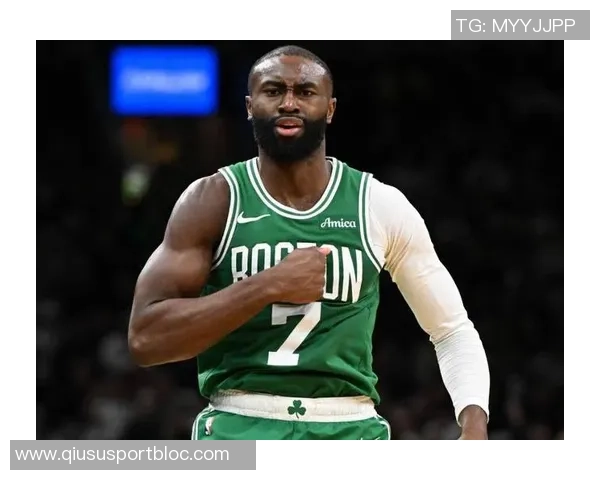 杰伦布朗三节狂砍30分5篮板助力球队进攻势头强劲 杰伦布朗三节狂砍30分5篮板助力球队进攻势头强劲