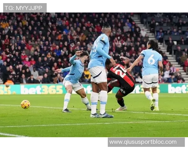 福登称赞塞梅尼奥身体对抗能力强大左右脚均衡是门前威胁的关键